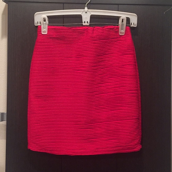 Red skirt S forever 21 - Picture 1 of 5